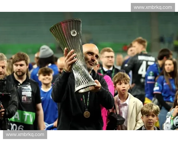 昨夜绿茵风云：女子欧冠四强战火激烈，切尔西与巴萨握手言和